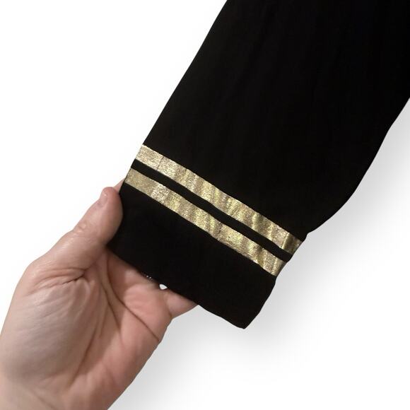 Harry Potter Shirt Womens Small Black Gold Wizarding World Hogwarts Graphic Tee - Picture 3 of 7